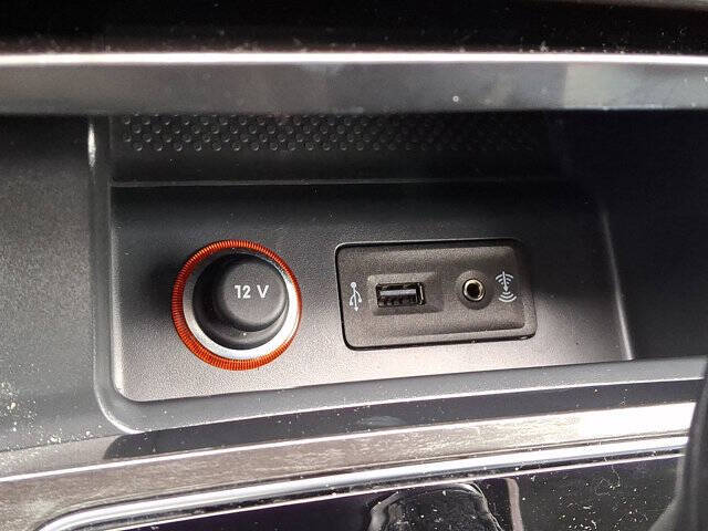 2017 Volkswagen Passat 1.8T SEL Premium