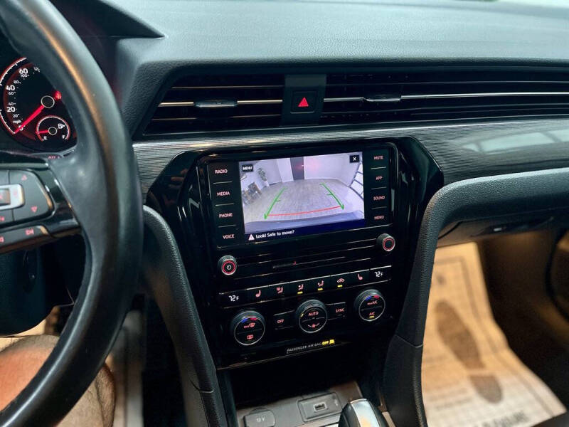 2020 Volkswagen Passat R-Line