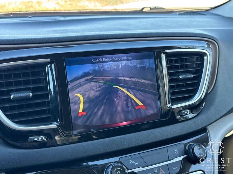 2017 Chrysler Pacifica Touring-L Plus