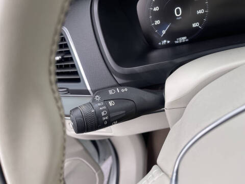 2019 Volvo XC90 T5 Momentum