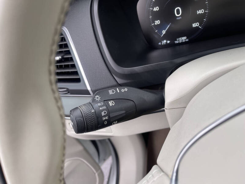 2019 Volvo XC90 T5 Momentum