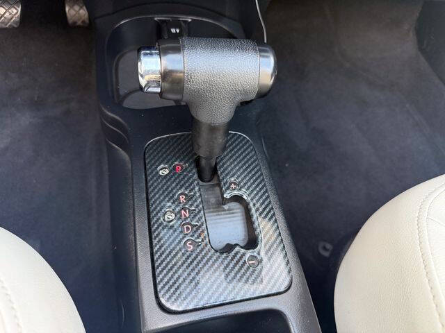 2010 Volkswagen New Beetle Convertible Final Edition PZEV