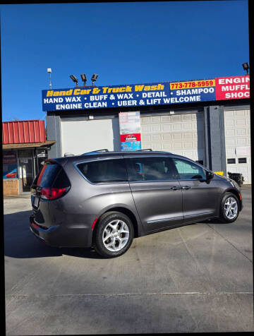 2017 Chrysler Pacifica Touring-L Plus