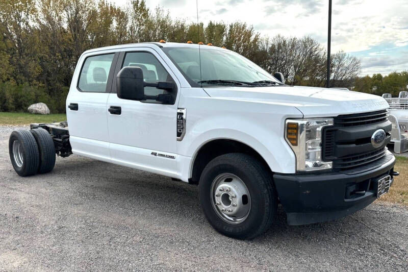 2019 Ford F-350 Super Duty Chassis Cab XL's photo