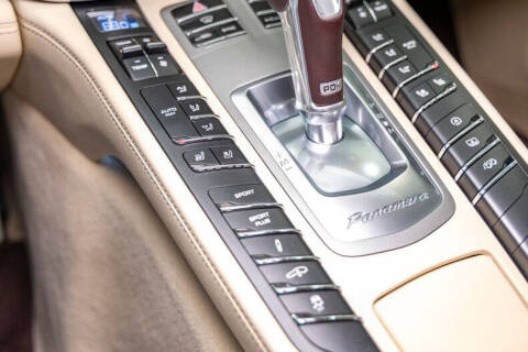 2016 Porsche Panamera