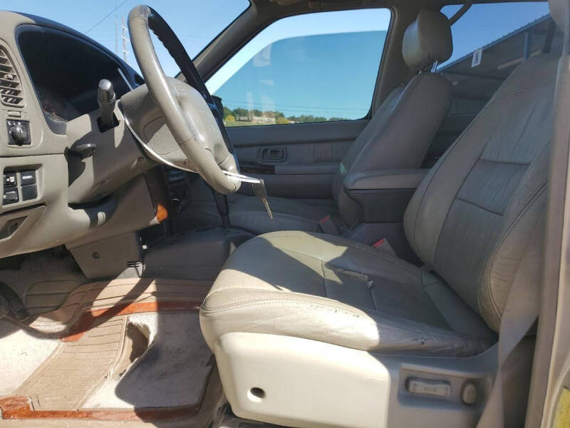 2000 Infiniti QX4