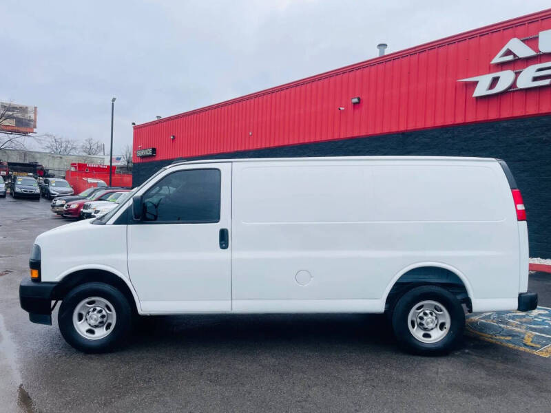 2023 Chevrolet Express 2500