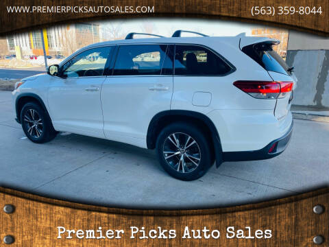 2017 Toyota Highlander for sale at Premier Picks Auto Sales in Bettendorf IA