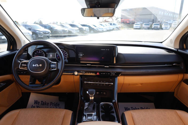 2024 Kia Carnival EX