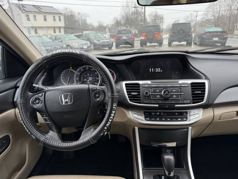 2015 Honda Accord LX photo 14