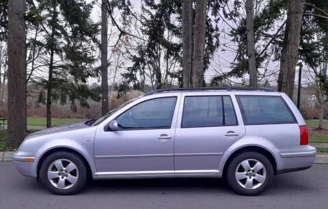 2004 Volkswagen Jetta for sale at CLEAR CHOICE AUTOMOTIVE in Milwaukie OR