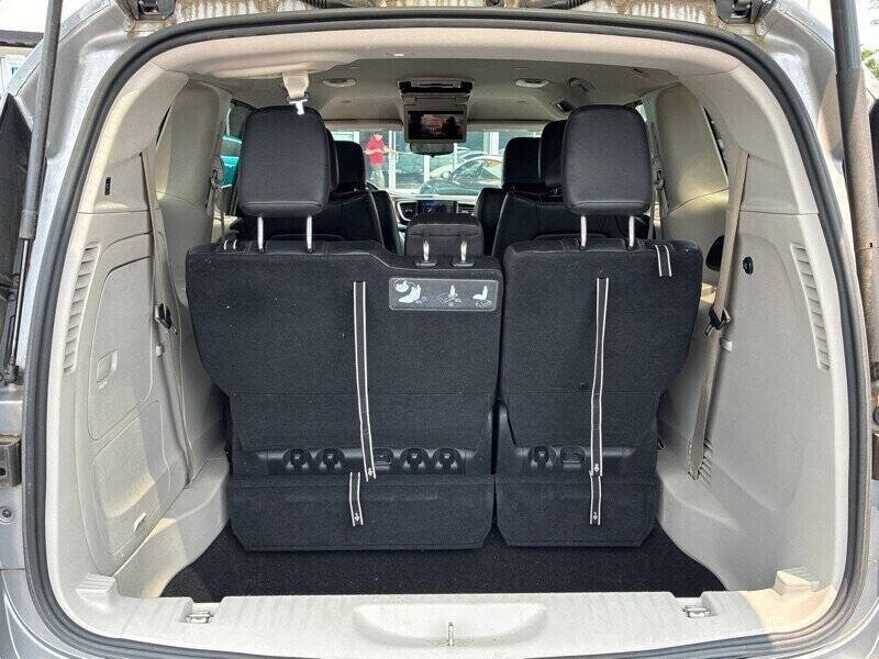 2017 Chrysler Pacifica Hybrid Premium