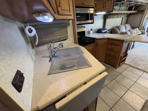 2007 Winnebago Adventurer
