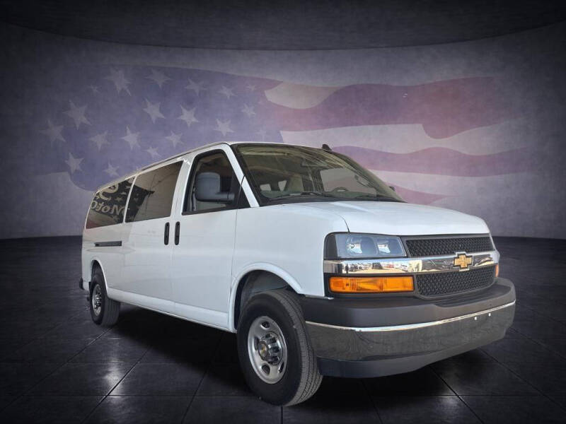 2025 Chevrolet Express LT 3500