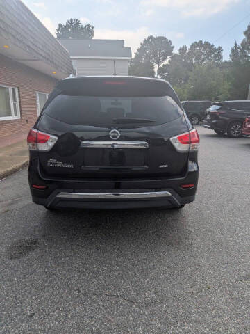 2016 Nissan Pathfinder SV