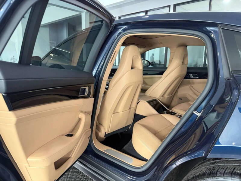 2017 Porsche Panamera