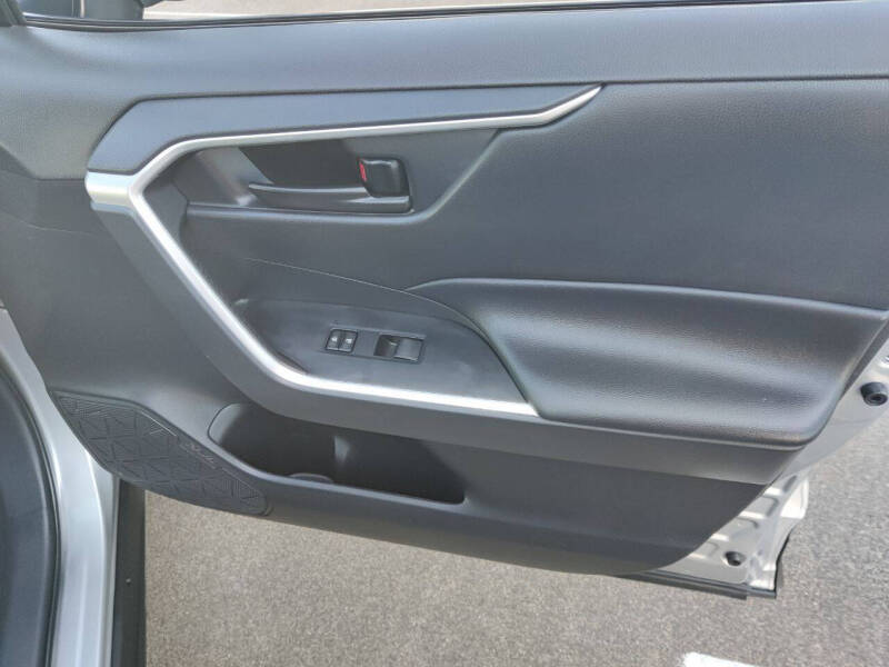 2023 Toyota RAV4 Hybrid LE