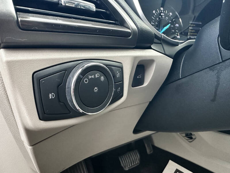 2017 Ford Fusion Hybrid SE