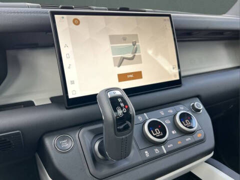 2025 Land Rover Defender 90 P300 S