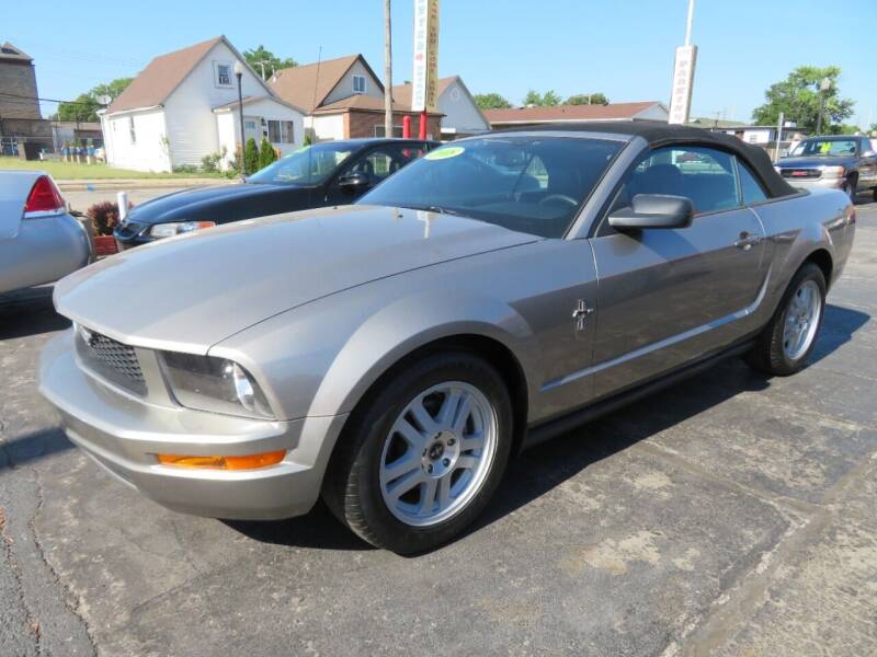 2008 Ford Mustang for sale at Bells Auto Sales in Hammond IN