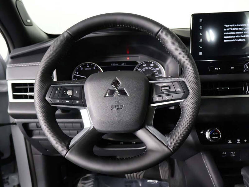 2026 Mitsubishi Outlander LE