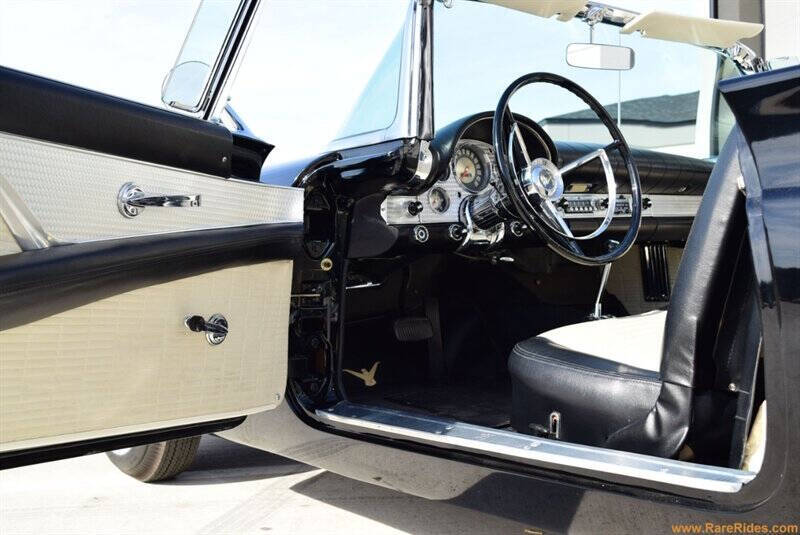 1957 Ford Thunderbird