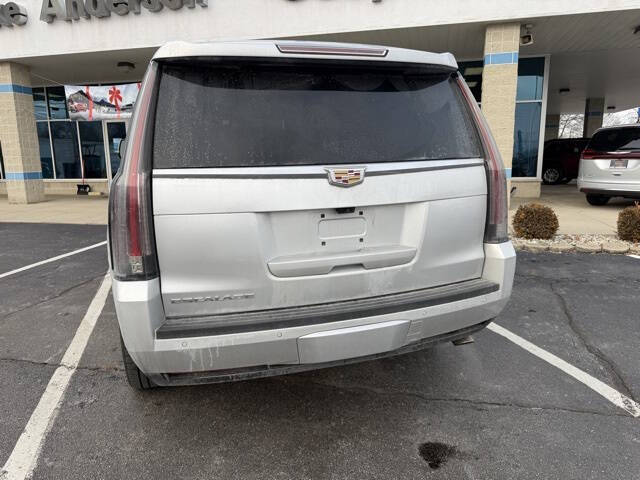 2019 Cadillac Escalade Luxury