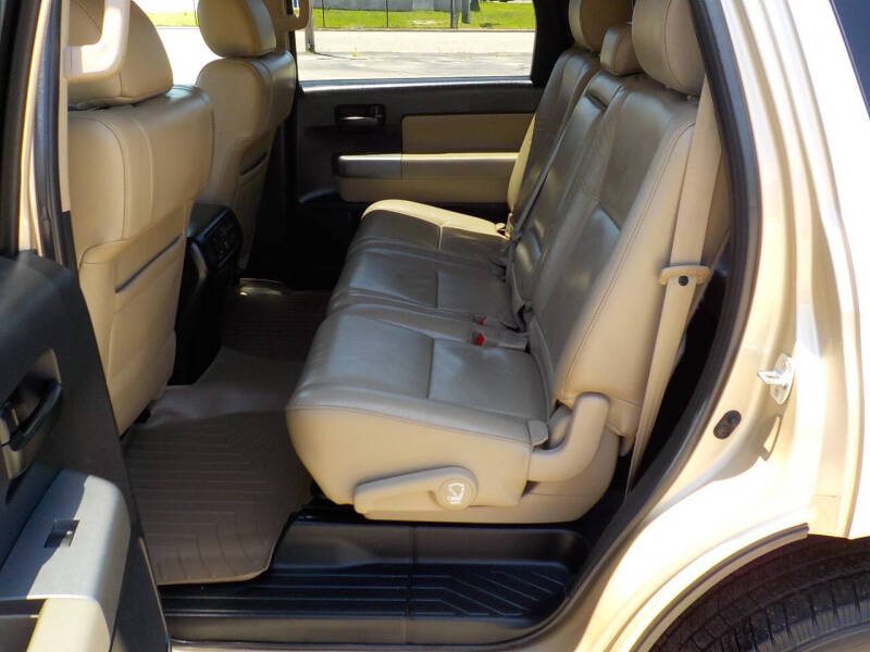 2016 Toyota Sequoia SR5
