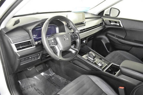 2024 Mitsubishi Outlander PHEV SE