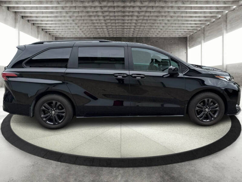 2024 Toyota Sienna XSE 7-Passenger