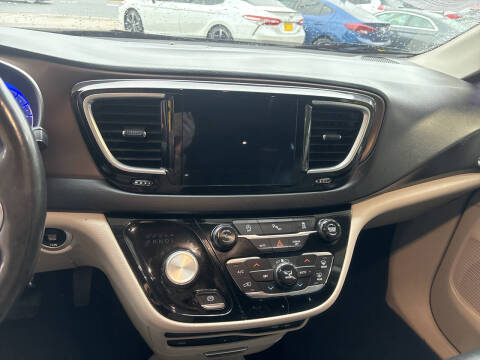 2019 Chrysler Pacifica Touring L Plus