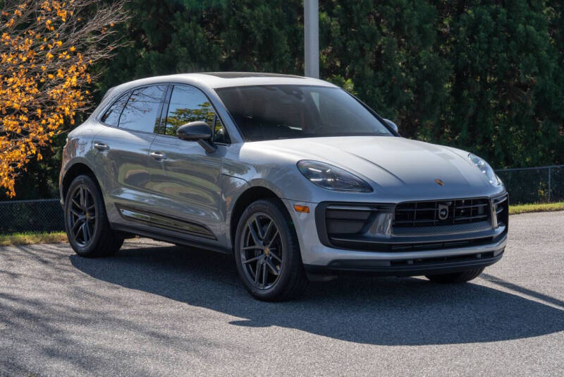 2025 Porsche Macan T