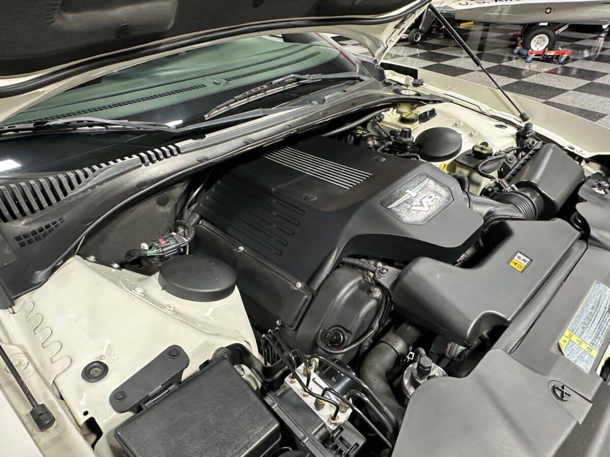 2003 Ford Thunderbird 28