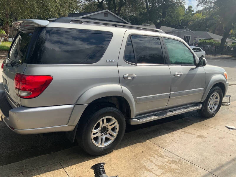 2005 Toyota Sequoia SR5