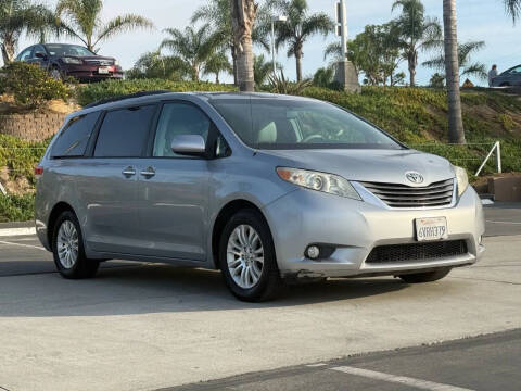 2012 Toyota Sienna