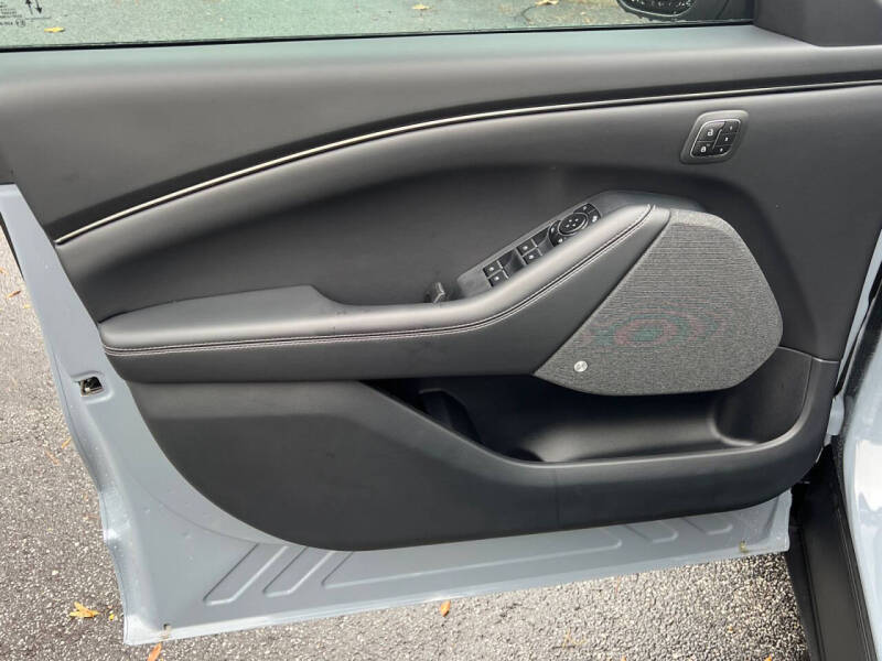 2025 Ford Mustang Mach-E Premium