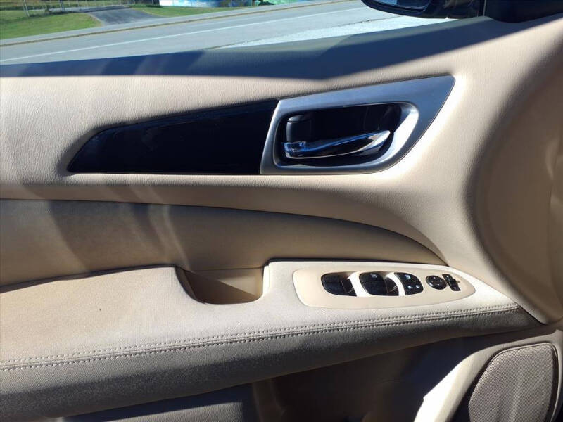 2017 Nissan Pathfinder S