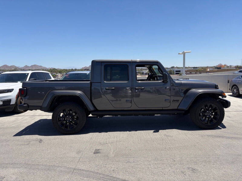 2025 Jeep Gladiator NightHawk