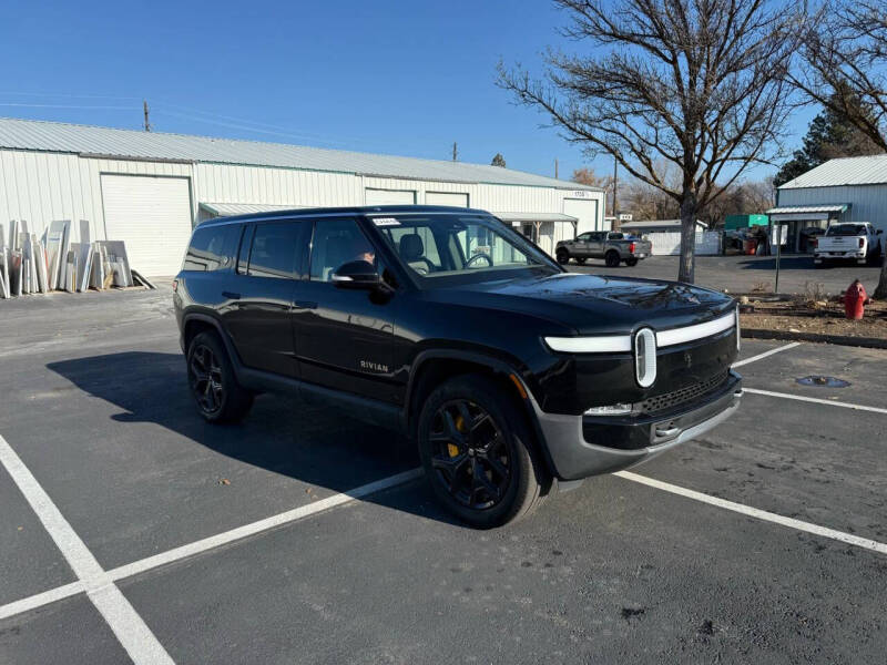 2024 Rivian R1S Adventure