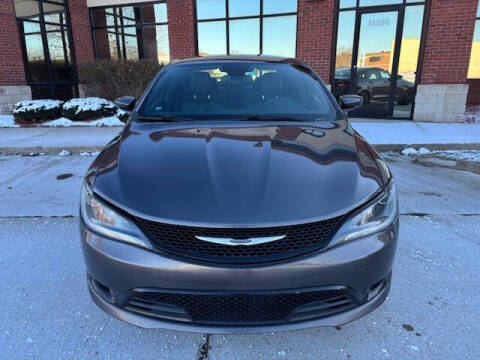 2016 Chrysler 200 S