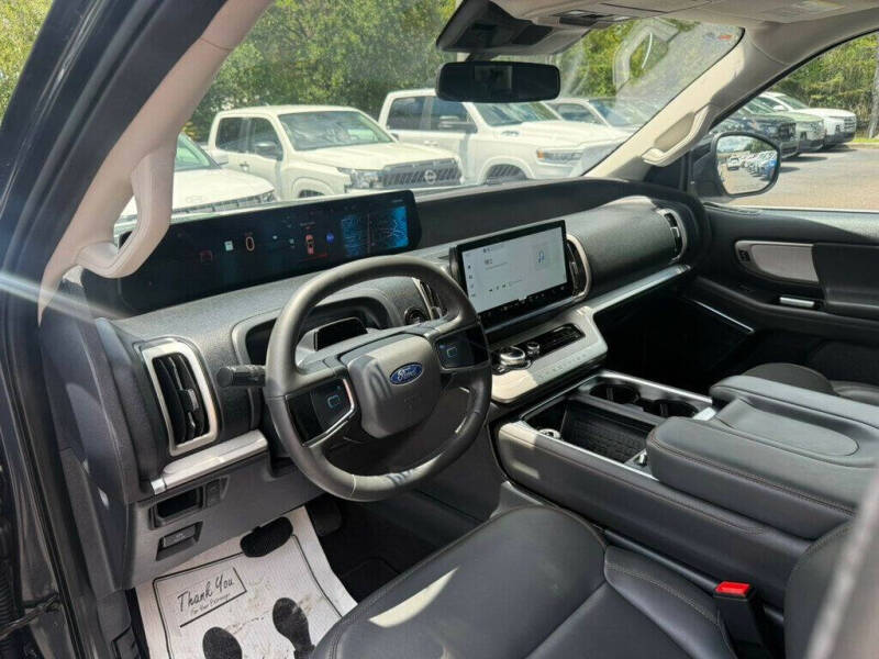 2025 Ford Expedition Active