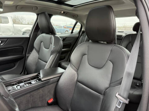 2020 Volvo S60 T5 Momentum