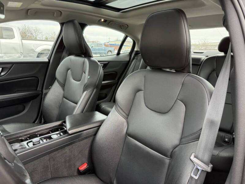 2020 Volvo S60 T5 Momentum