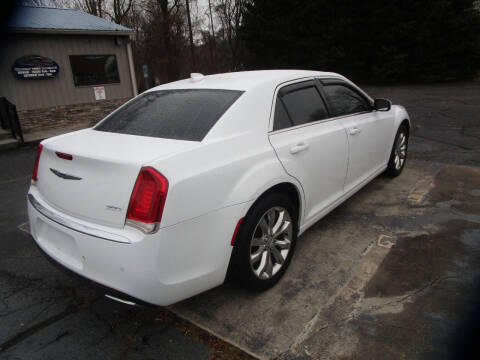 2017 Chrysler 300 Limited