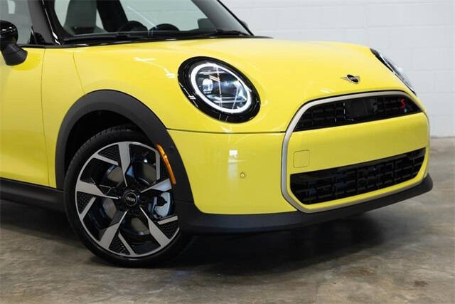 2025 MINI Hardtop 2 Door Cooper S Signature Trim