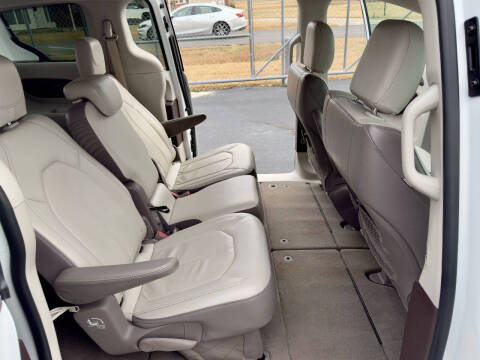 2017 Chrysler Pacifica Touring Plus