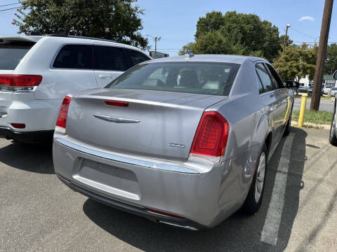 2015 Chrysler 300 Limited