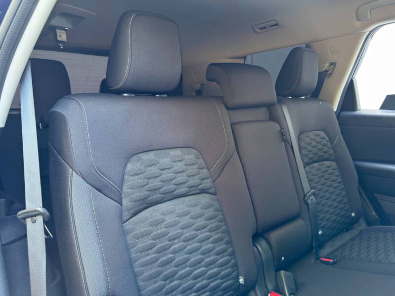 2022 Nissan Pathfinder SV