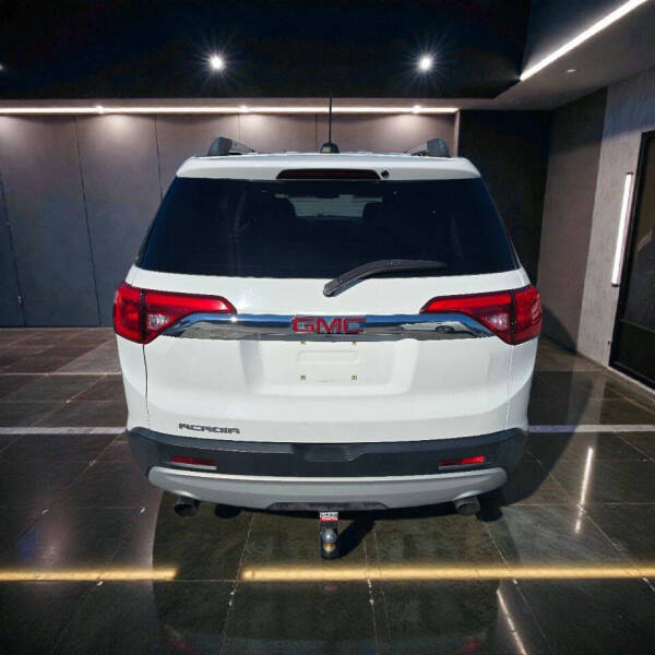 2017 GMC Acadia SLE-2