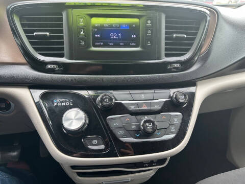 2017 Chrysler Pacifica LX